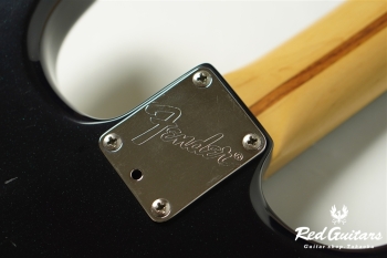 Stratocaster Plus Deluxe - Mystic Black